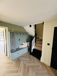 plot-one-cloakroom Plot one cloakroom